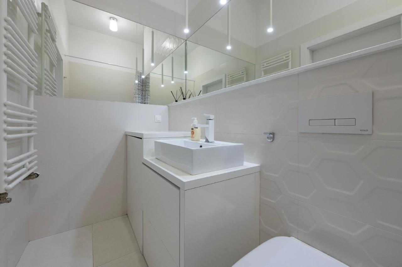 Penthouse With A View Of Lodz & Free Parking Apartment Exterior photo